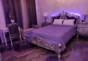 Honeymoon Suite