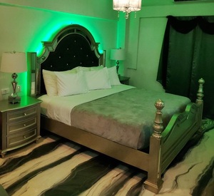 Honeymoon Suite Deluxe